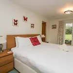بيت للعطل Butterfly كندال